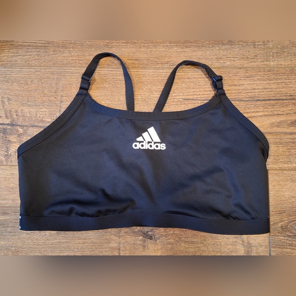 Adidas Black and White Sports Bra ☆SIZE 2XL☆